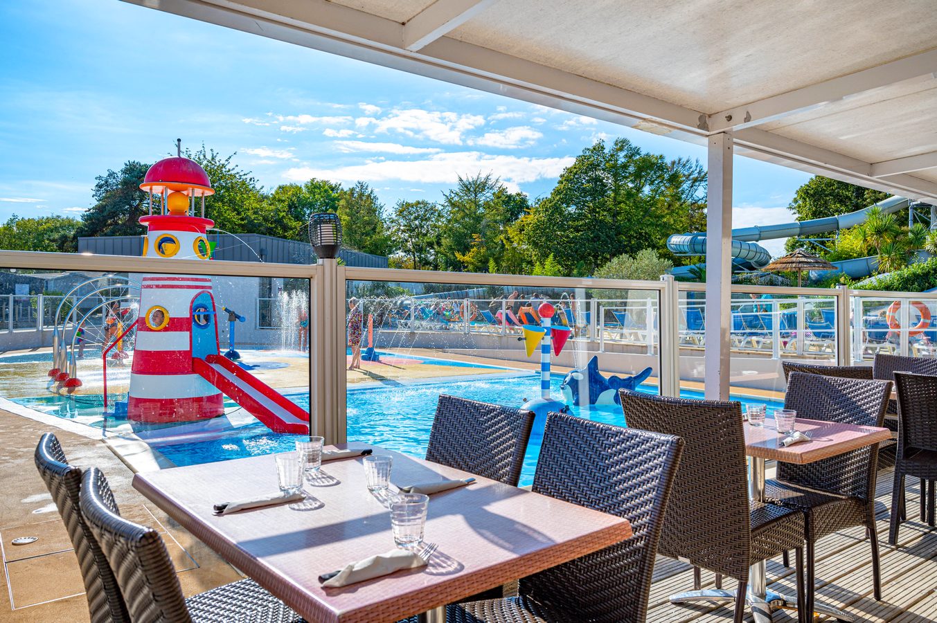 Terrasse d'un restaurant camping 