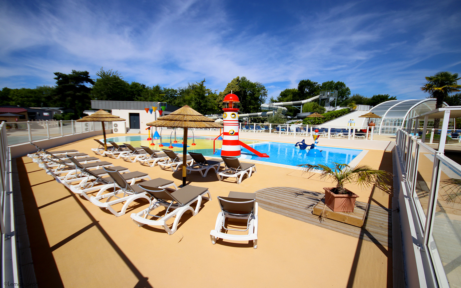 Jardins d'eau de l'espace aquatique chauffé du Camping Kerzerho Jardins d'eau de l'espace aquatique chauffé du Camping Kerzerho