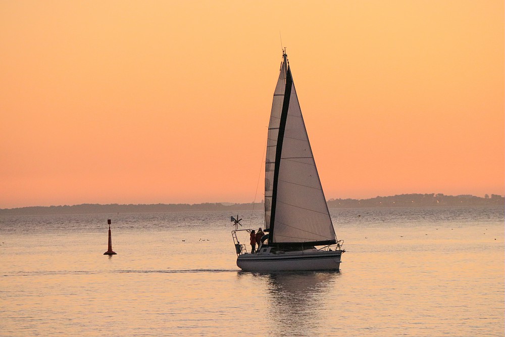 Voilier dans la baie de Quiberon