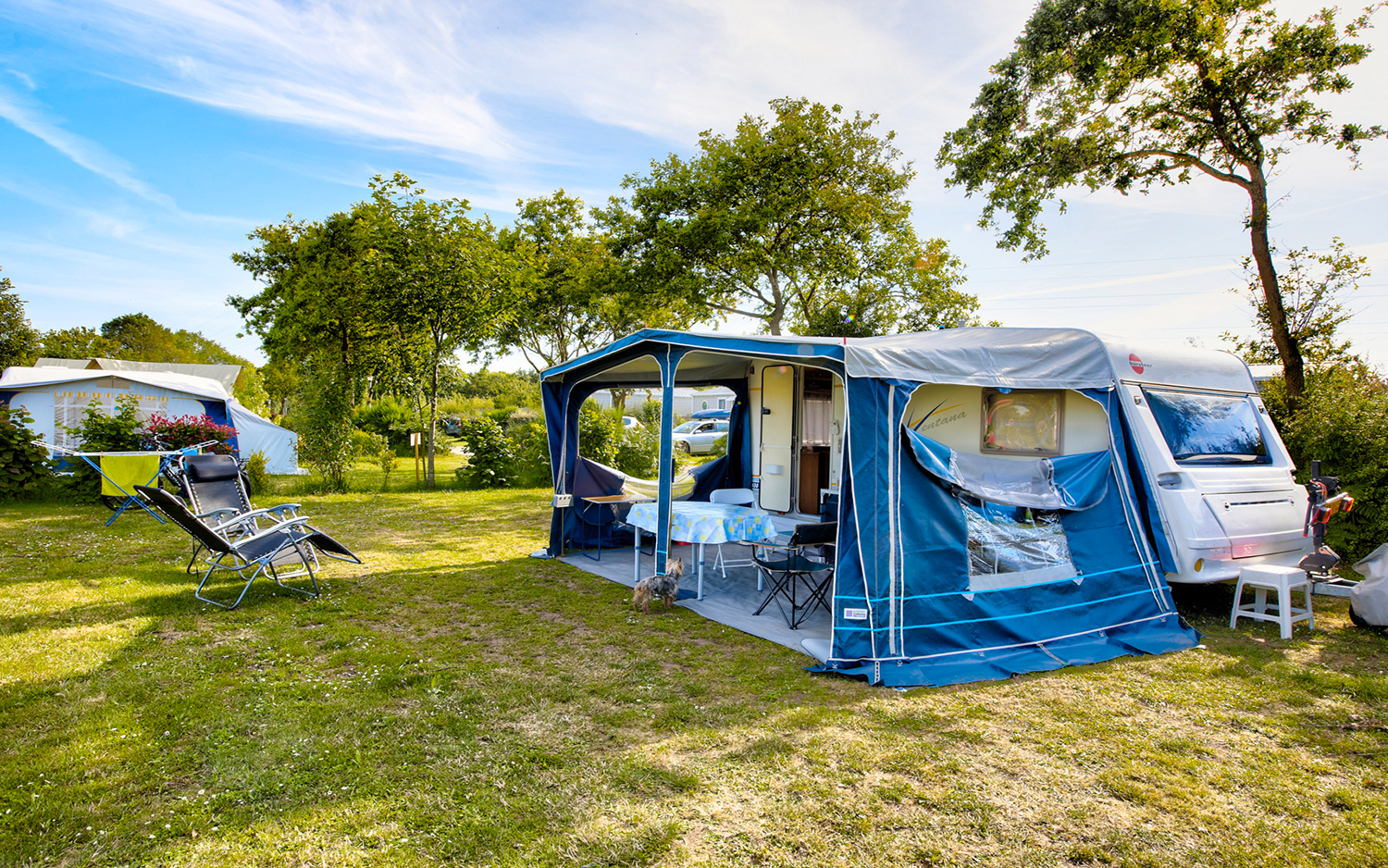 Emplacement avec caravane aménagée Emplacement avec caravane aménagée